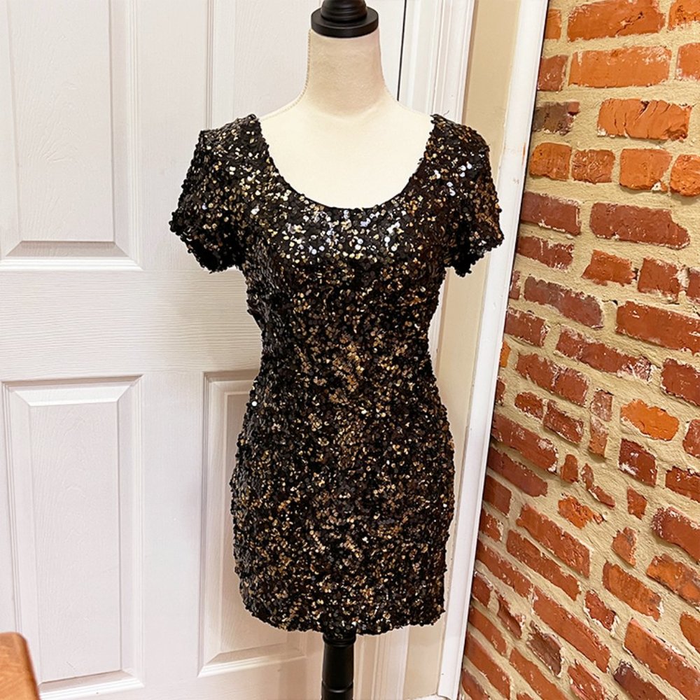 INTRO Black & Gold Sequin T-Shirt Mini Dress / Tunic Top
